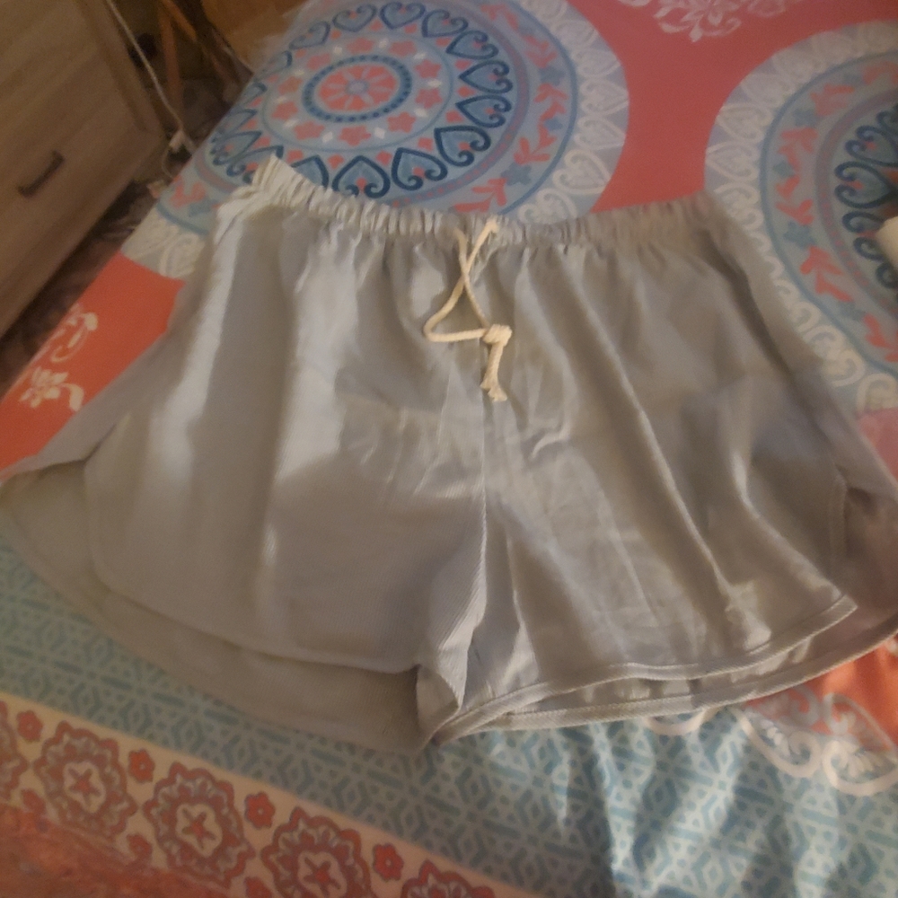 Shorts - Picture 2 of 2